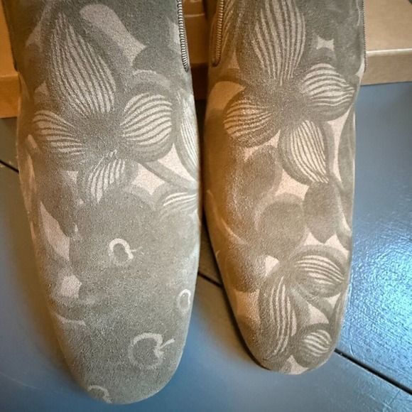 Christian Louboutin 3240038 Dandelion Flat Velvet Leather Loafers shoes, 43 - Picture 11 of 11